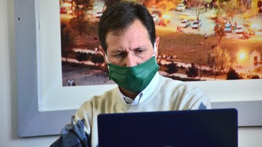 El presidente del Concejo Deliberante, Edgardo Vega, informó se confirmó un caso positivo y se suspendieron actividades. (Foto Néstor Salas)