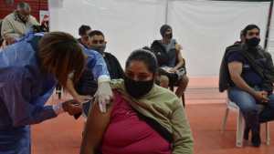 Extenderán certificados por obesidad para acceder a la vacuna en Neuquén