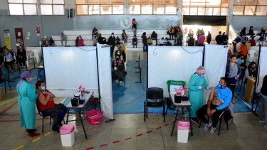 Aseguran que las vacunas ya están en la Provincia y que, poco a poco, estarán llegando a los hospitales rionegrinos. Foto: Marcelo Ochoa