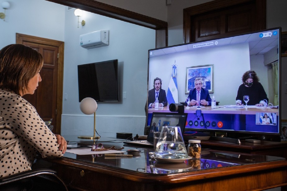 La gobernadora Carreras participará este mediodía de una videoconferencia con el presidente Fernández.