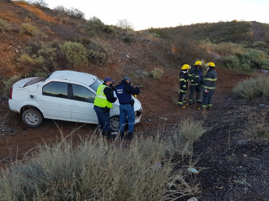 Murió la mujer que protagonizó un vuelco en la Ruta 7, en Centenario ...