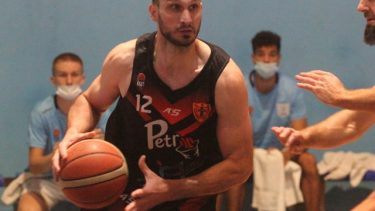 Catelotti enfrentó esta misma temporada a ADC y ahora será parte del plantel. Foto: archivo Oscar Livera 