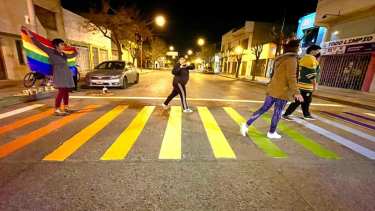 Se intervino la senda peatonal de Mariani y avenida Roca. Foto Gentileza.