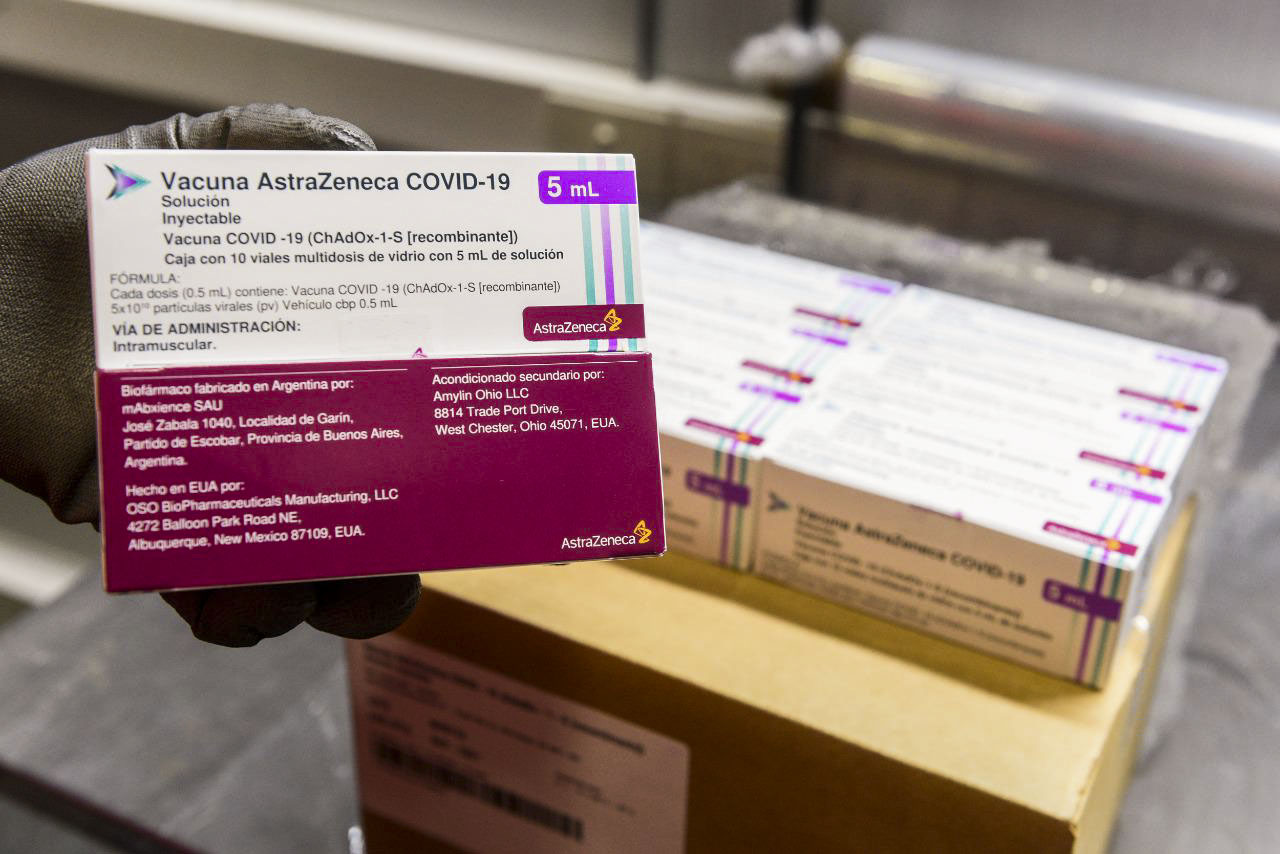 Llegaron más de un millón de vacunas AstraZeneca desde los Estados Unidos y hoy arriban Sinopharm.