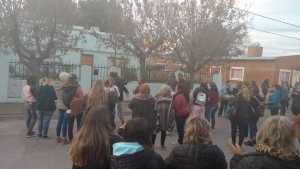 Crece el rechazo en Río Colorado por la prisión domiciliaria para un condenado por abuso sexual