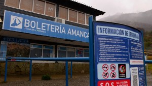 La cordillera vende pases de esquí y piensa en un “pasaporte covid”