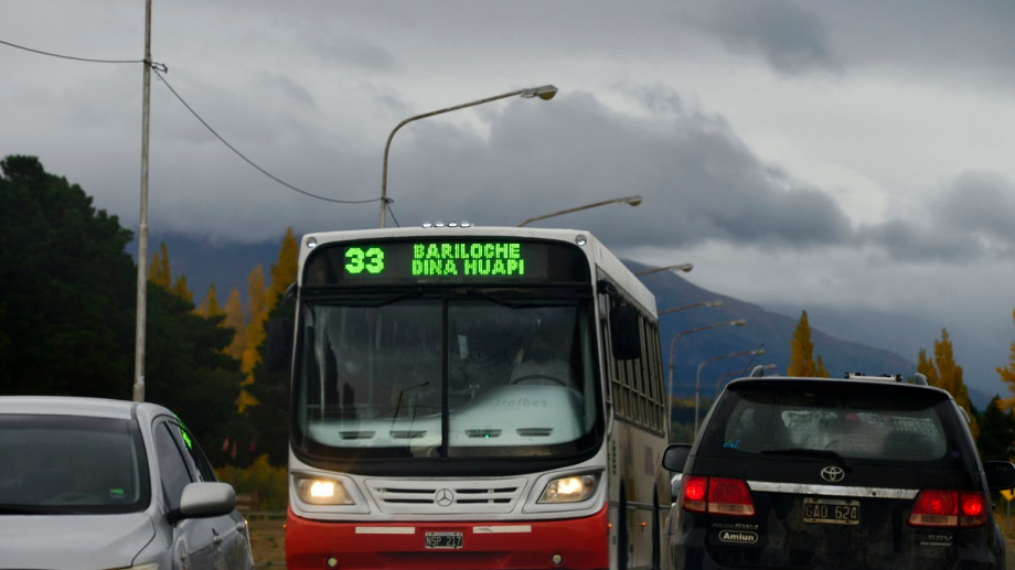 La línea 33 une Dina Huapi-Bariloche. Foto: archivo