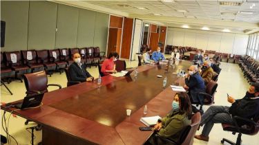 La comisión de Presupuesto de la Legislatura escuchó las explicaciones del ministro de Economía, Guillermo Pons, en forma virtual. (Prensa Legislatura Neuquén)
