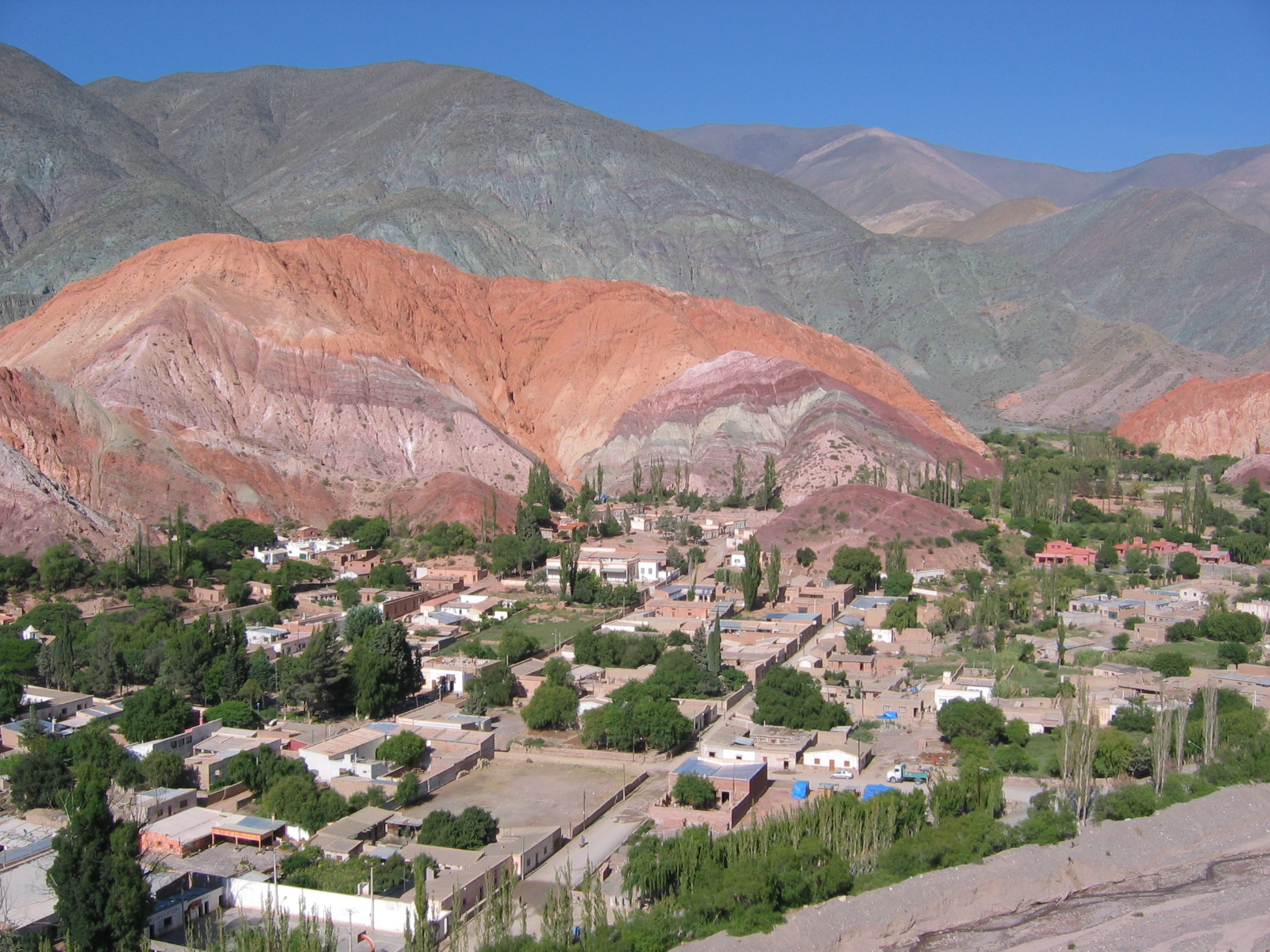 Seis provincias del norte argentino, incluida Jujuy donde se ubica el Cerro de los Siete Colores, firmaron el acuerdo.
