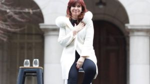 Cristina pidió que la vacuna contra la Covid «quede afuera de la disputa política»