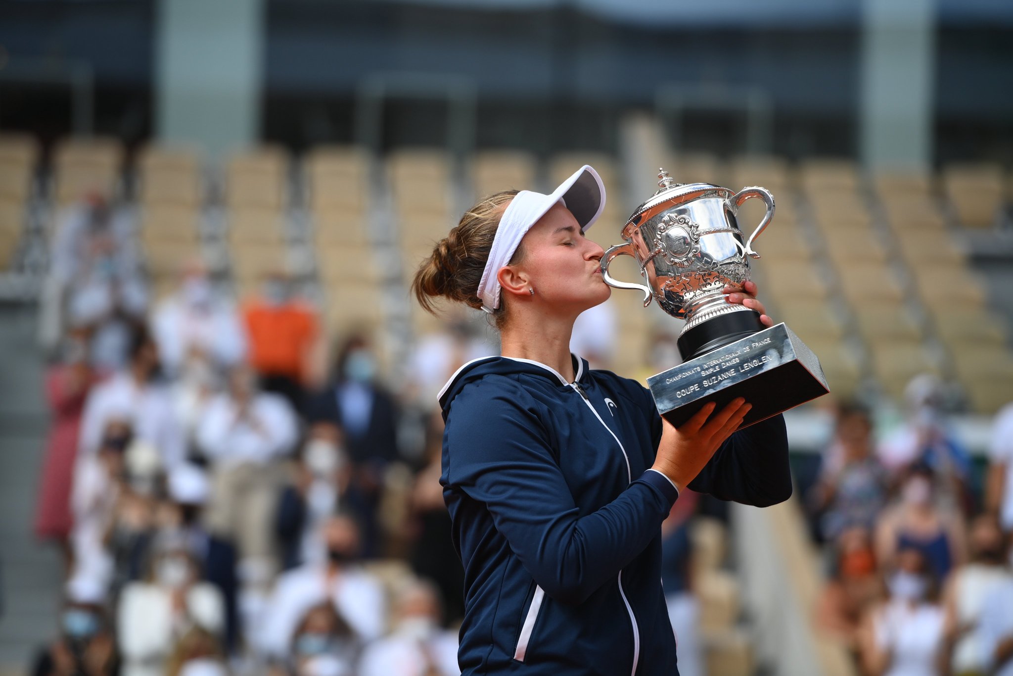Krejcikova es la sexta jugadora consecutiva que gana su primer Grand Slam en París.