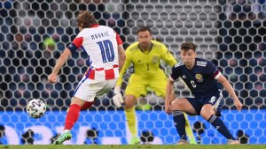 Croacia le ganó a Escocia con un golazo de Modric y se metió en los octavos de la Eurocopa