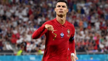 Cristiano metió dos, llegó a 109 con Portugal e igualó el récord de goles en selecciones.