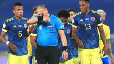 Los jugadores de Colombia terminaron enfurecidos con Pitana.