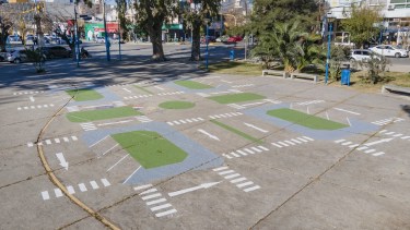 La pista se encuentra en una de las plazas céntricas de la ciudad. 