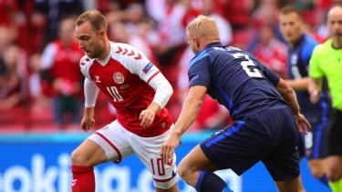 Eriksen seguirá internado. 