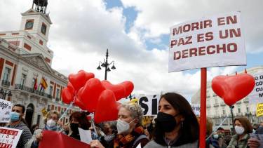 La ley permite la eutanasia y el suicidio médicamente asistido. 