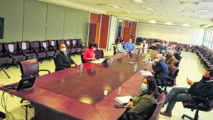 Urgencia electoral, deuda y presiones