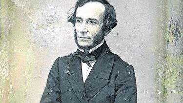 Juan B. Alberdi fue el artífice de la constitución nacional.