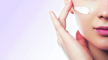 De la misma forma que crecieron los tutoriales para cocinar o hacer ejercicios, las rutinas de cuidado de la piel se tornaron tendencia en Instagram y YouTube.