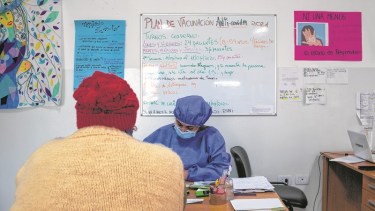 Muchas consultas en los centros de salud por cuadros de coronavirus prolongados por varias semanas luego del alta epidemiológica. Foto: Juan Thomes