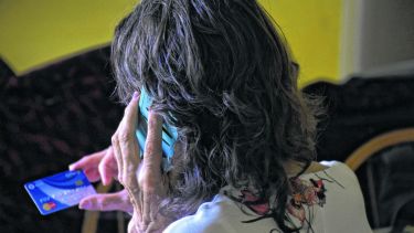 Las estafas telefónicas están a la orden del día.  Foto: Florencia Salto