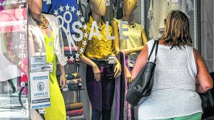 Excluidas a la hora de comprar ropa