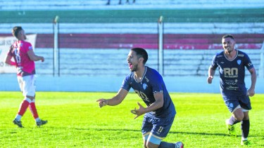 Reyes marcó el único gol del Albiceleste la fecha pasada y es uno de los referentes del plantel. 
Foto: Pablo Leguizamon