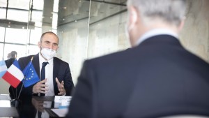 El Gobierno acordó con el Club de París postergar pagos hasta setiembre de 2024