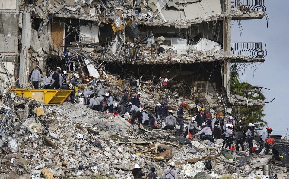 Aumentan a doce los muertos confirmados por el derrumbe del edificio en Miami