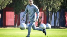 Imagen de San Lorenzo: Montero firmó su contrato y dirigió la práctica