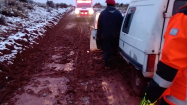 Trabajaron Defensa Civil y los bomberos de Plaza Huincul
