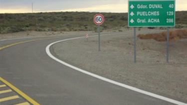 La Ruta 232 fue reconstruida entre Chelforó y La Japonesa, pero no así en territorio pampeano. 