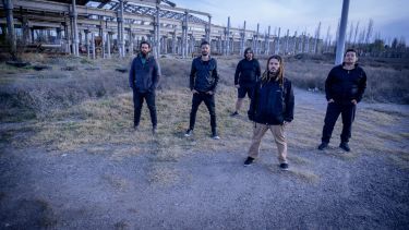La banda cipoleña Sabios Designios estrenó  videoclip con una destacada producción