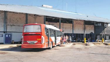 La terminal muestra un alarmante estado de deterioro. El municipio espera que en agosto se cumpla el plazo de explotación del edificio para tomar el control.