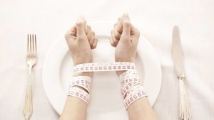 Una de cada 3 mujeres jóvenes padece trastornos alimenticios, cifra que se incrementó en cuarentena