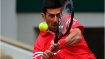 Imagen de Djokovic dio vuelta un partido increíble y está en cuartos de final en París