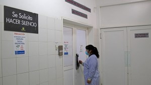 El “costo covid”: crece una pelea que afecta a 15.000 trabajadores en la región