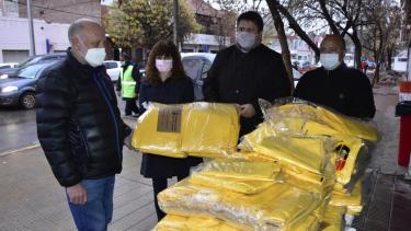 El Municipio dona ropa sanitaria para la unidad Covid del hospital regional Neuquén