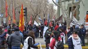 Se levantó el corte de la Ruta 22 en Neuquén por trabajo, conectividad y leña