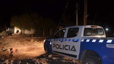 Por orden judicial la policía acordonó el lugar y mantuvo en la noche una guardia .Foto: Yamil Regules