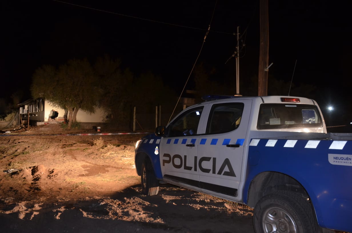Ocurrió en la escuela 114 del paraje Aguada San Roque, ubicado a 60 kilómetros de Añelo, cabecera de Vaca Muerta.  Foto: Yamil Regules