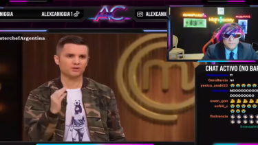 Alex hizo un vivo en el que se despachó contra Masterchef. 