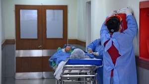 Los contagios bajan, pero los semáforos rojos desalientan aperturas en la región