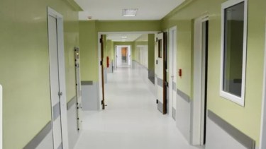 Amplían la red de oxígeno en el hospital de Villa Regina para atender pacientes con cuadros moderados de coronavirus. (Foto Néstor Salas)