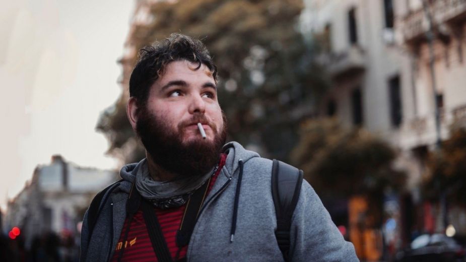 Nicolás, de 28 años, era camarógrafo y fotógrafo. Había registrado momentos como la sanción del aborto legal en Argentina.-