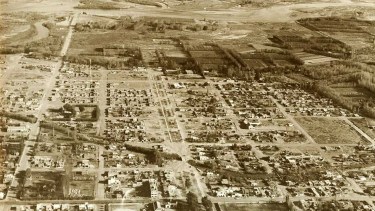 “De un río hasta el otro la sola distancia...Hoy todo ciudad”. Una de las frases más recordadas del poeta neuquino Marcelo Berbel. 
