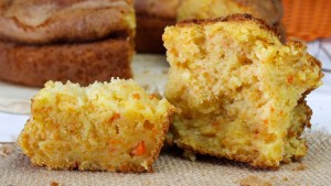 Audio receta: torta de manzana y zanahoria por Alejandra Larrigaudiere