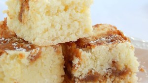 Brownies de coco y dulce de leche