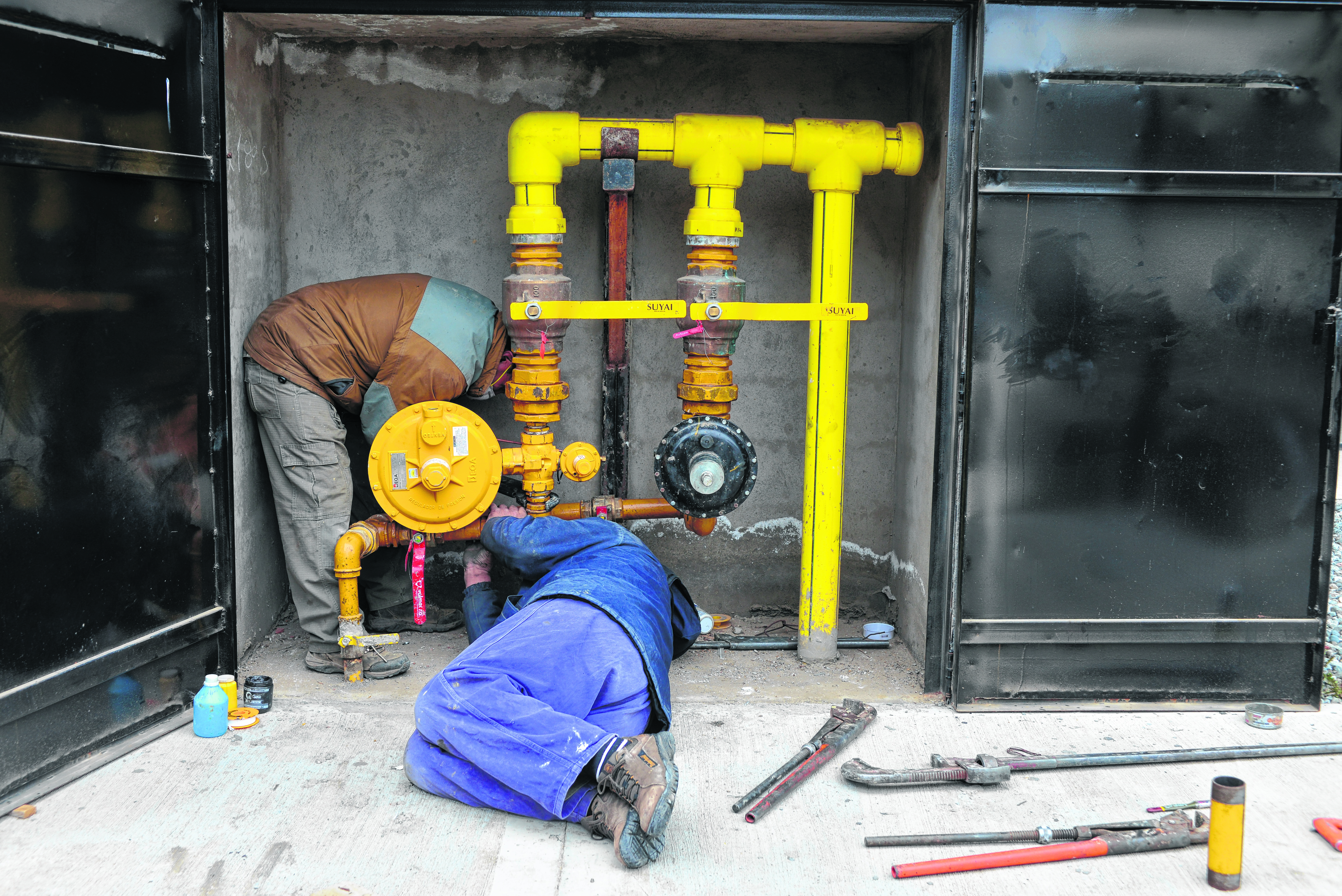 Los gasistas matriculados advierten que se siguen habilitando nuevas construcciones y que no podrán tener gas si se mantiene el cuello de botella en Camuzzi. Foto: Alfredo Leiva